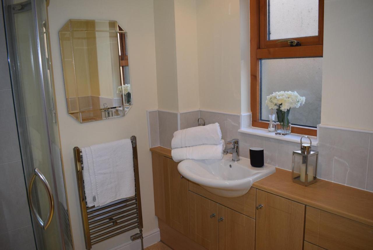 Kelpies Serviced Apartments Kavanagh- 5 Bedrooms Bathgate Exterior foto
